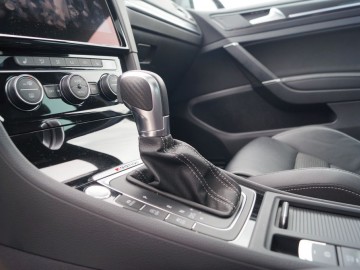 Volkswagen Golf R 2,0 TSI 310 KM DSG7 4Motion &ndash; Więcej Golfa w Golfie